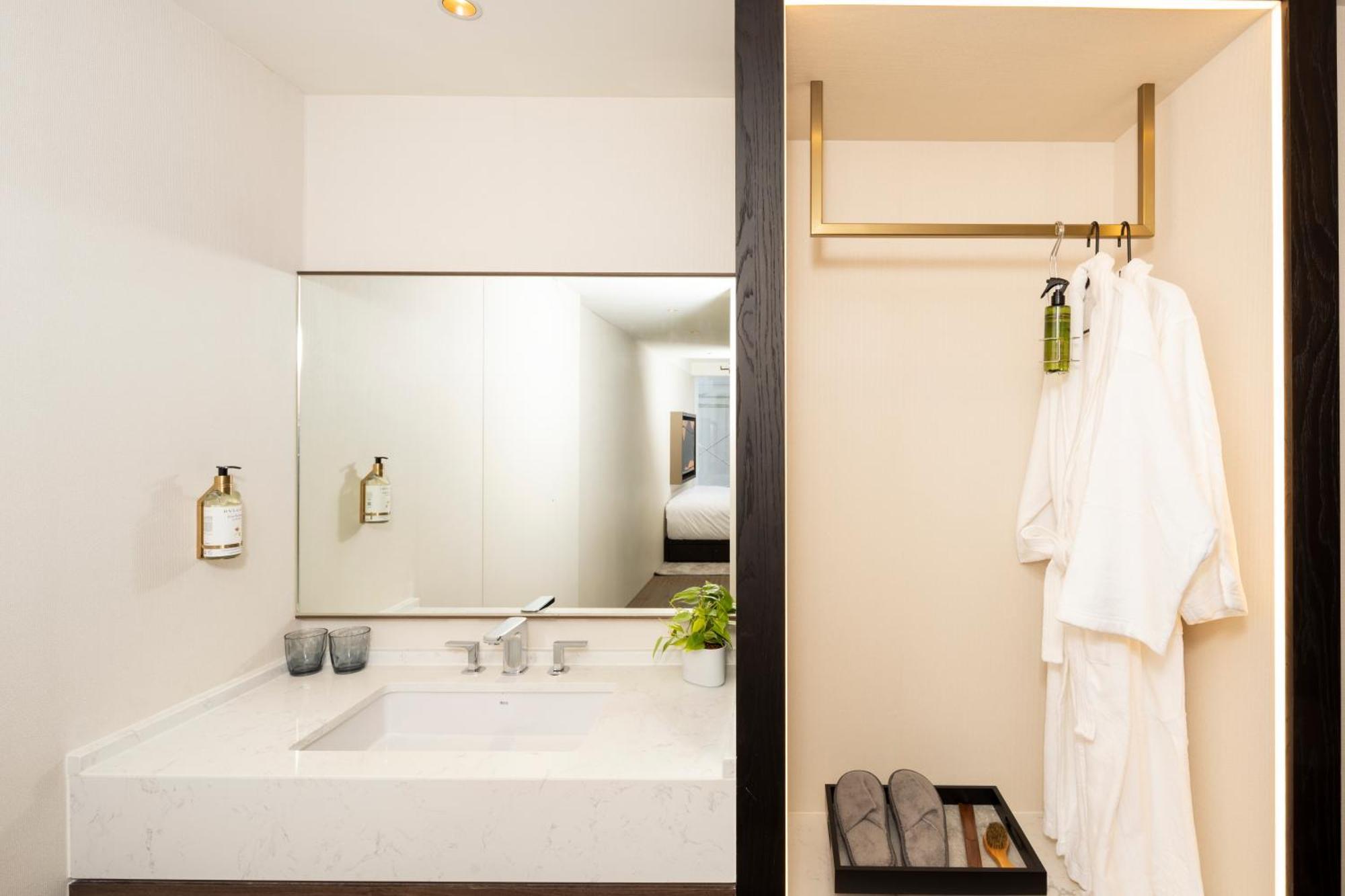 Hotel Voyage Kaohsiung By Cosmos Oasis Zewnętrze zdjęcie