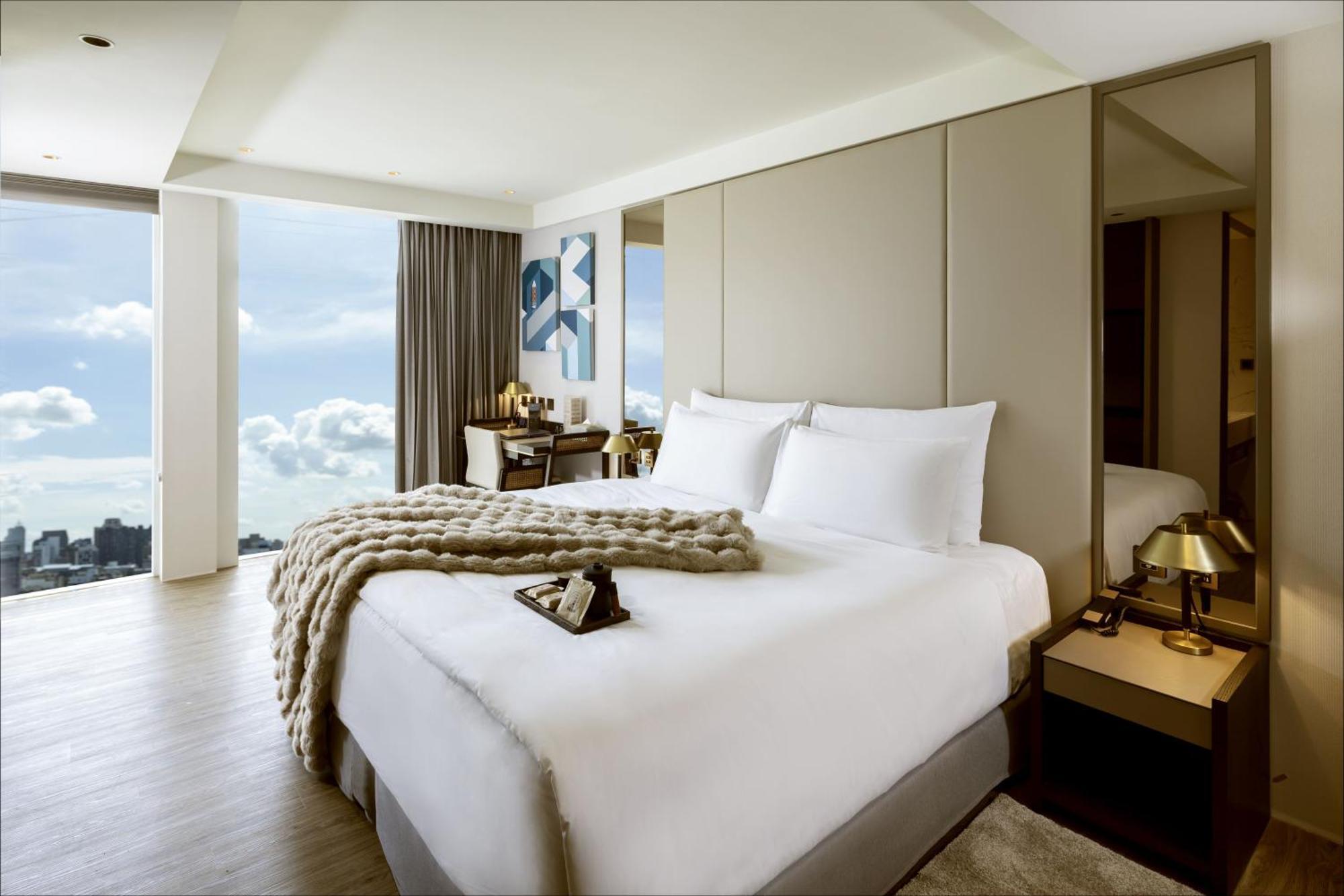 Hotel Voyage Kaohsiung By Cosmos Oasis Zewnętrze zdjęcie