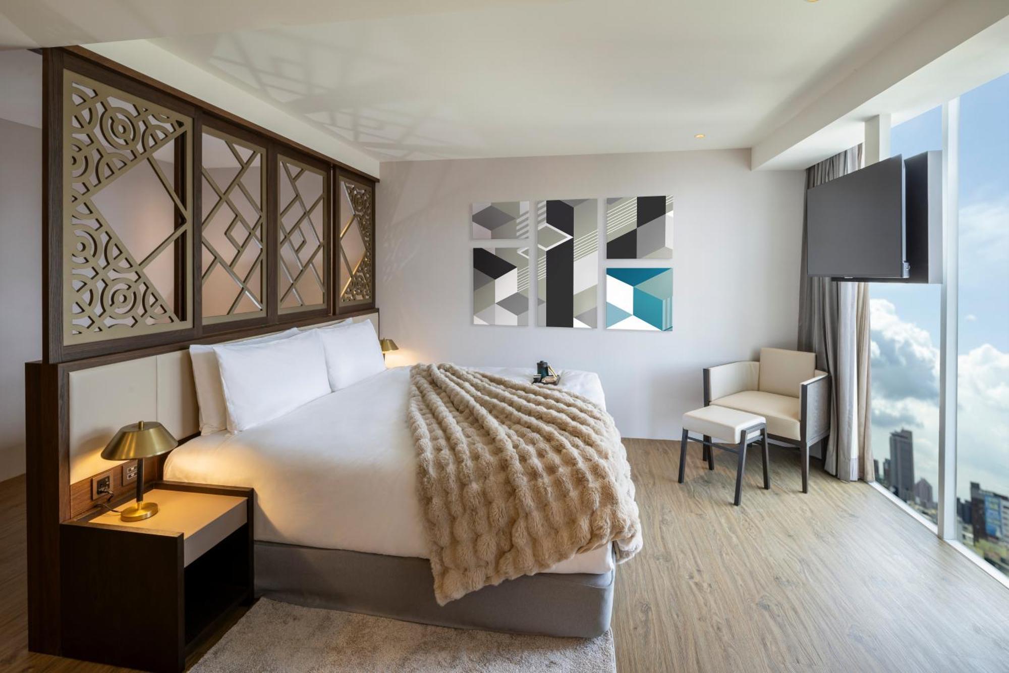 Hotel Voyage Kaohsiung By Cosmos Oasis Zewnętrze zdjęcie