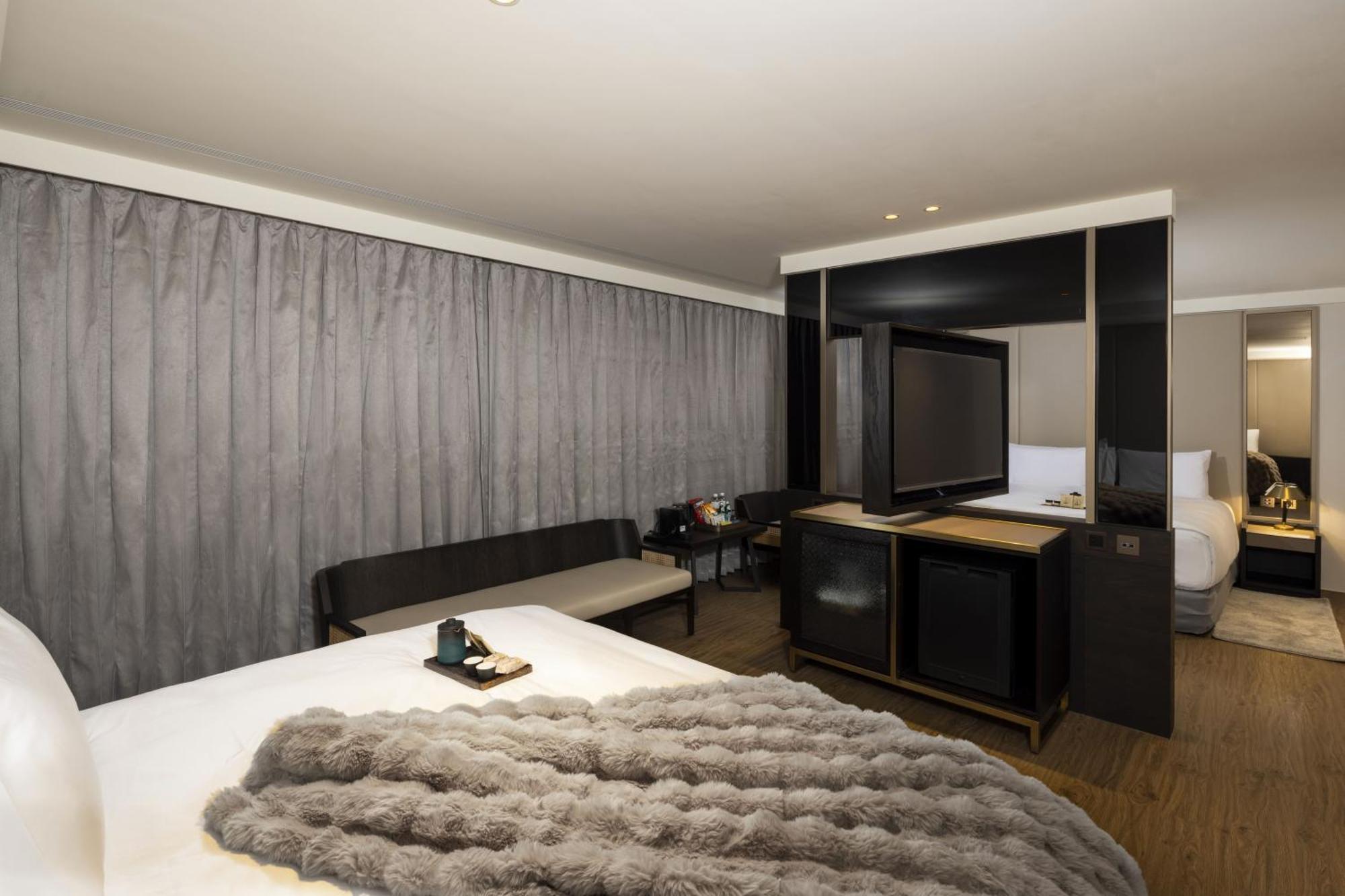 Hotel Voyage Kaohsiung By Cosmos Oasis Zewnętrze zdjęcie