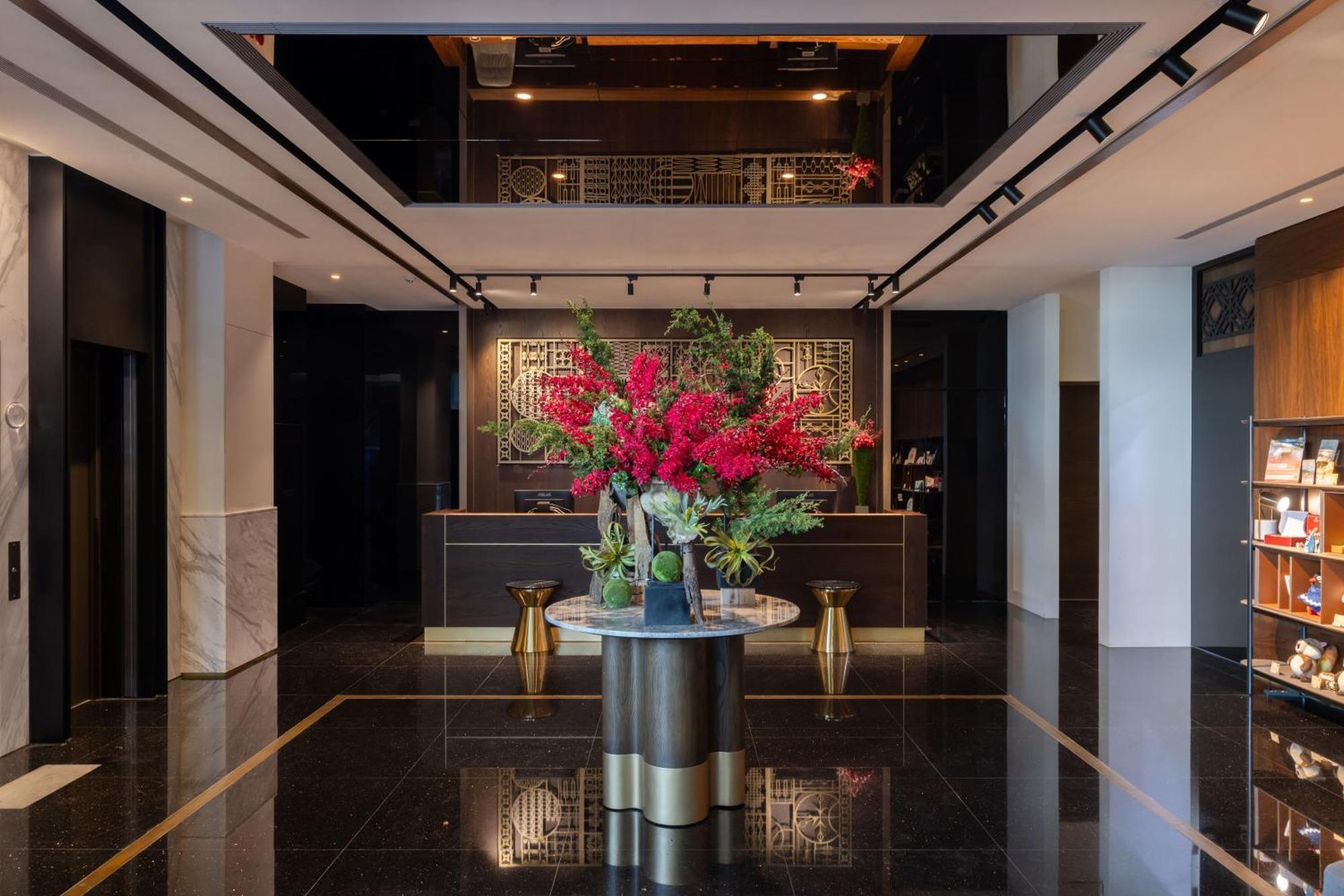 Hotel Voyage Kaohsiung By Cosmos Oasis Zewnętrze zdjęcie